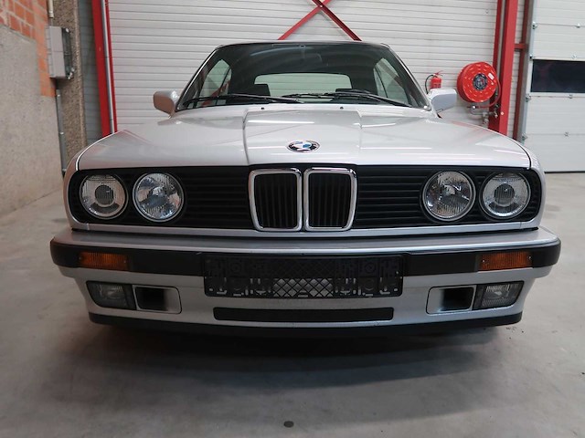 Bmw e30 320 cabriolet - afbeelding 18 van  63