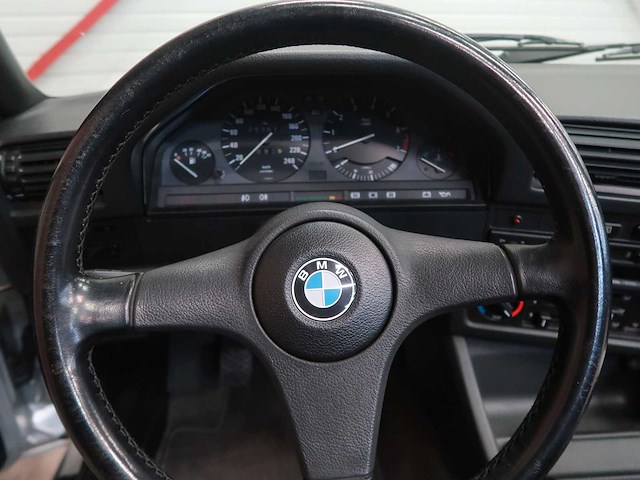 Bmw e30 320 cabriolet - afbeelding 36 van  63