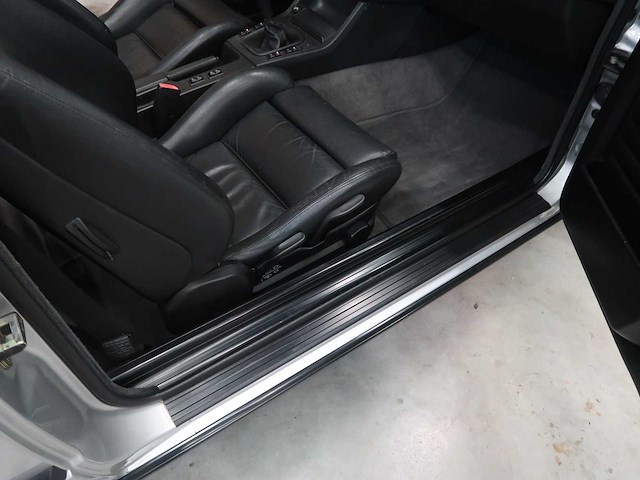 Bmw e30 320 cabriolet - afbeelding 59 van  63