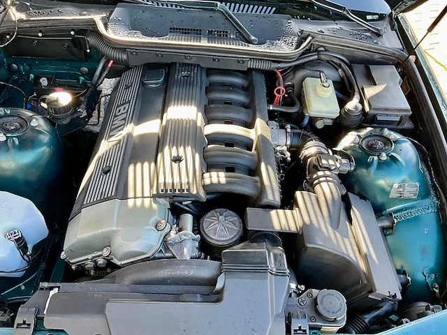 Bmw e36 320i cabrio (hardtop) - lage km en nette staat - afbeelding 2 van  38