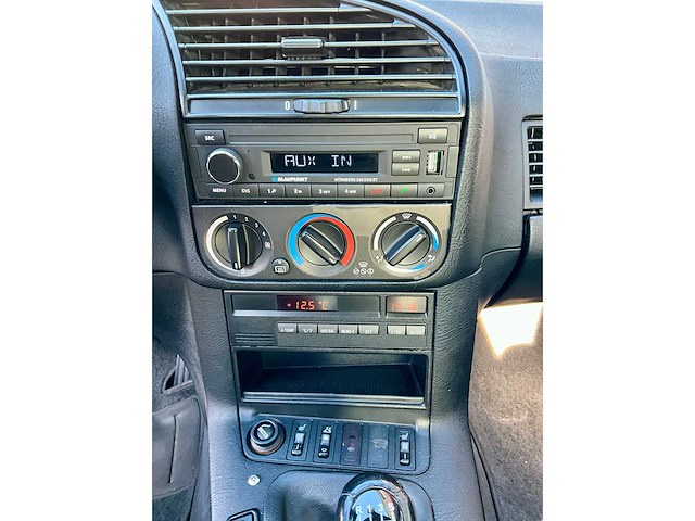 Bmw e36 320i cabrio (hardtop) - lage km en nette staat - afbeelding 20 van  38