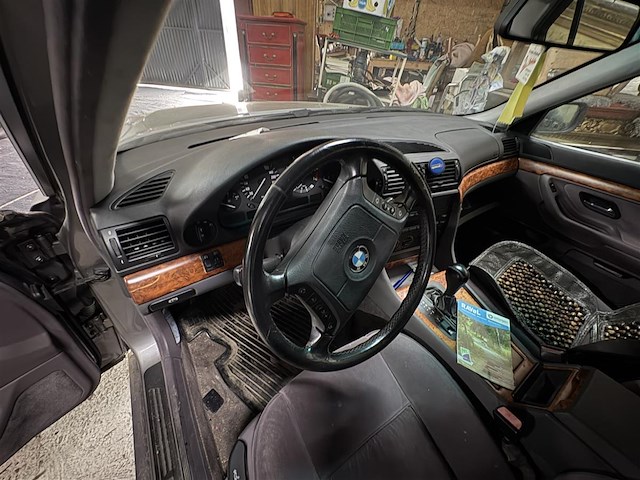 Bmw e38 730i v8 - afbeelding 15 van  16