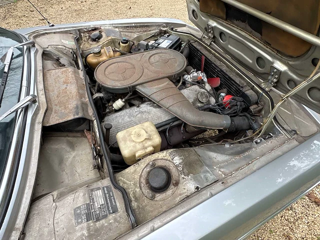 Bmw e9 3.0 cs oldtimer - afbeelding 20 van  36