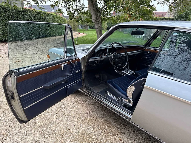 Bmw e9 3.0 cs oldtimer - afbeelding 36 van  36