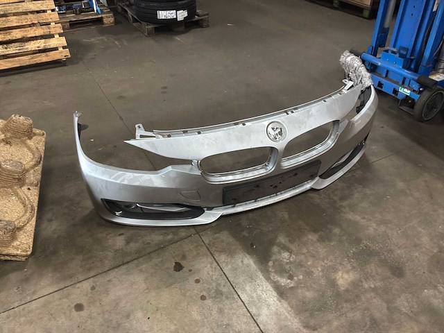Bmw f30 voor bumper carrosserie - afbeelding 2 van  2