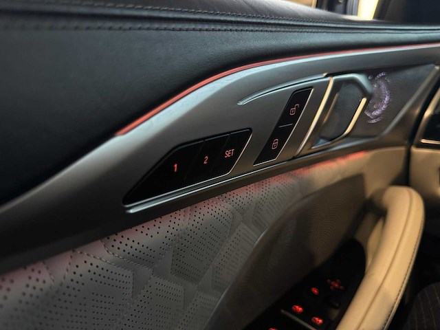 Bmw m8 competition cabriolet - afbeelding 57 van  83