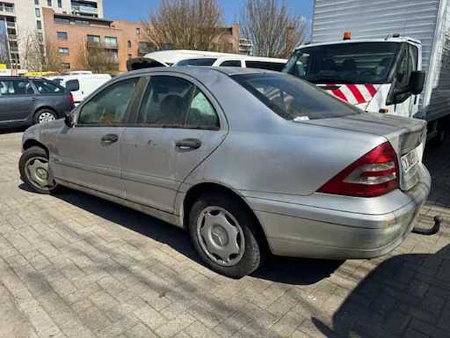 Bmw / mercedes - 320d / 1 serie d / c200 cdi - afbeelding 2 van  9