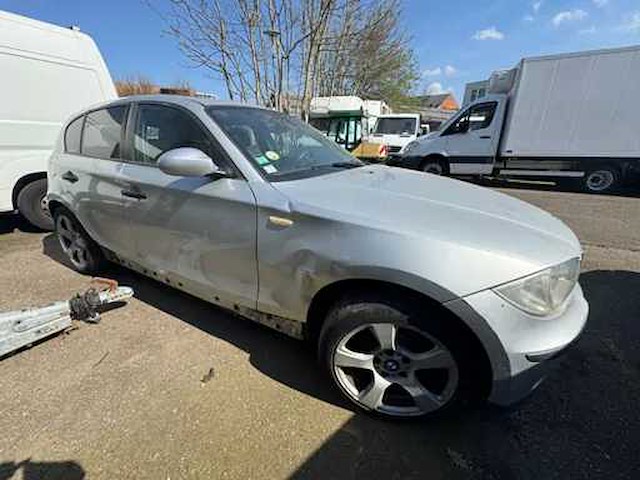 Bmw / mercedes - 320d / 1 serie d / c200 cdi - afbeelding 7 van  9