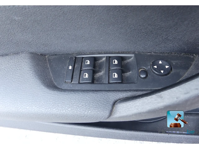 Bmw x1 sdrive 18d - afbeelding 13 van  70