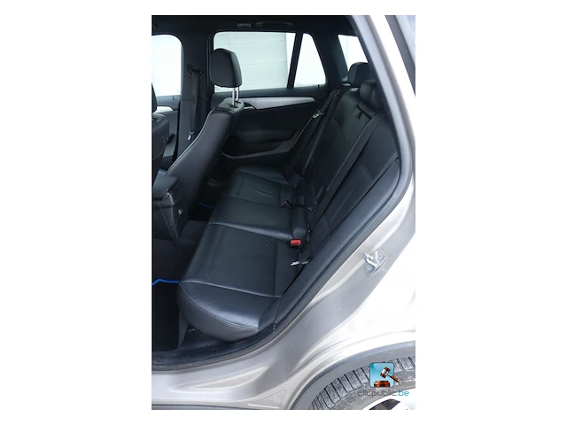 Bmw x1 sdrive 18d - afbeelding 43 van  70