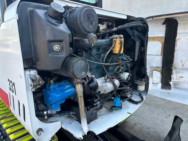 Bobcat - 2010 - 331 - minigraafmachine - afbeelding 21 van  43