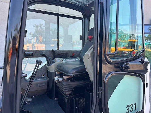 Bobcat - 2010 - 331 - minigraafmachine - afbeelding 29 van  43