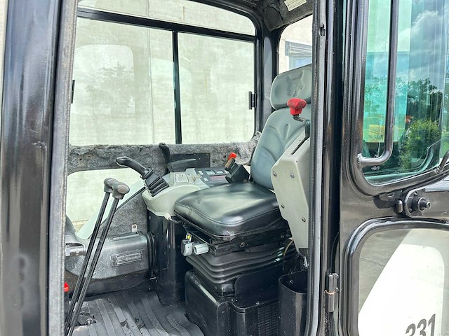 Bobcat - 2010 - 331 - minigraafmachine - afbeelding 35 van  43