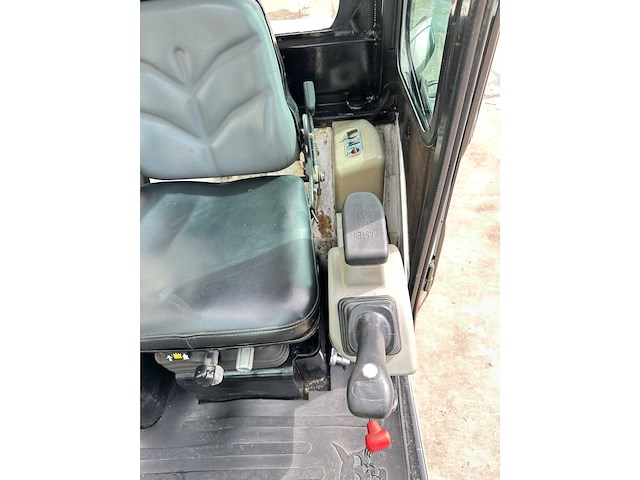 Bobcat - 2010 - 331 - minigraafmachine - afbeelding 39 van  43