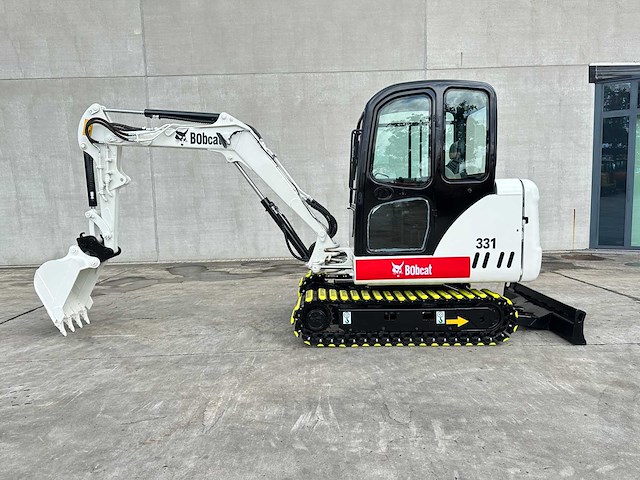 Bobcat - 2010 - 331 - minigraafmachine - afbeelding 8 van  43