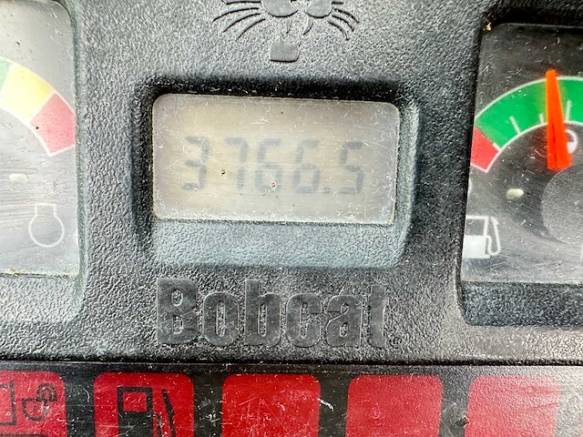 Bobcat - 2010 - 331 - minigraafmachine - afbeelding 38 van  40