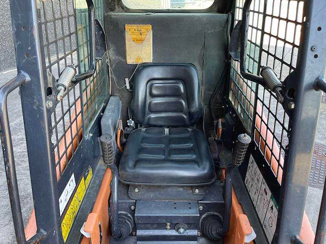 Bobcat - s 70 - shovel - afbeelding 10 van  25