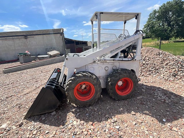 Bobcat 1600d skid steer loader - afbeelding 9 van  17