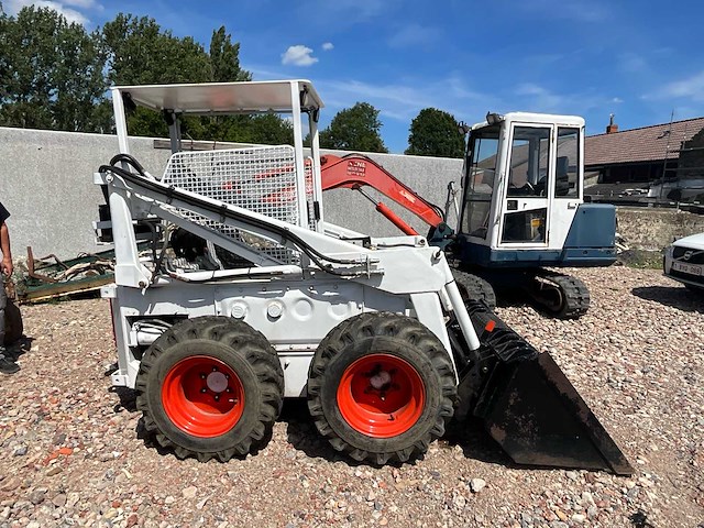 Bobcat 1600d skid steer loader - afbeelding 13 van  17