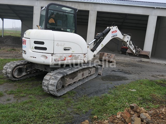 Bobcat 442 d mini graafmachine - afbeelding 23 van  37