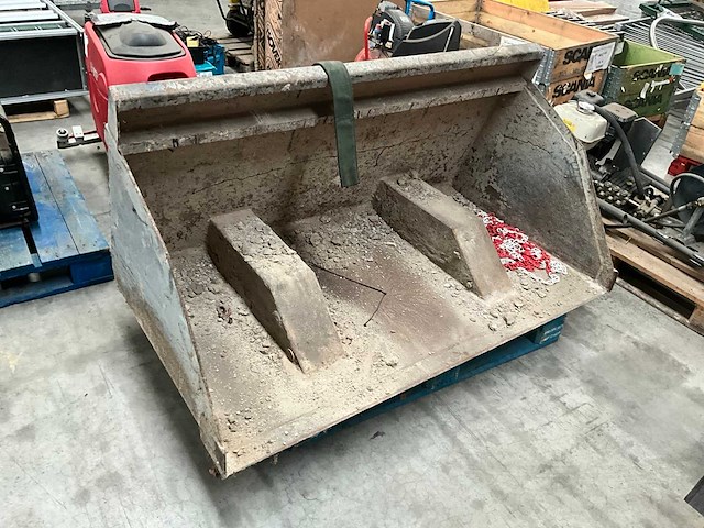 Bobcat hoogkipbak hydraulisch - afbeelding 1 van  3