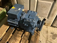 Bock hgx4/ 465-4 s semi hermetische koelcompressor (2x) - afbeelding 2 van  8