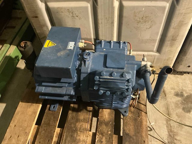Bock hgx4/ 465-4 s semi hermetische koelcompressor (2x) - afbeelding 3 van  8