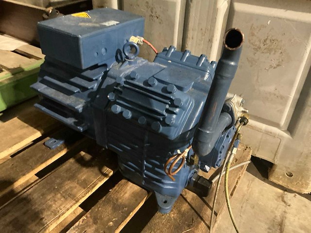 Bock hgx4/ 465-4 s semi hermetische koelcompressor (2x) - afbeelding 4 van  8