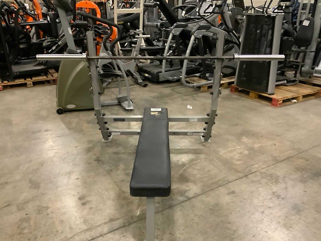 Body solid commercial olympic flat bench krachtstation - afbeelding 3 van  3