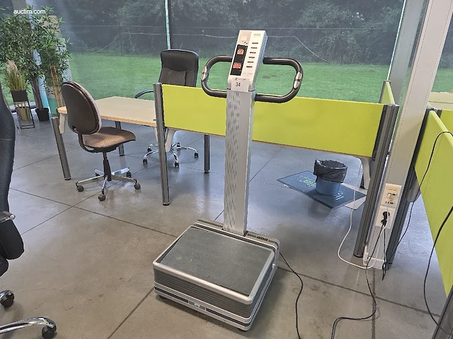 Body vibration machine oto bodycare wbv-3000 - afbeelding 1 van  3