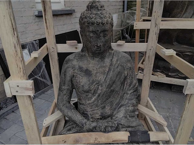 Boeddha zittend - afbeelding 1 van  3