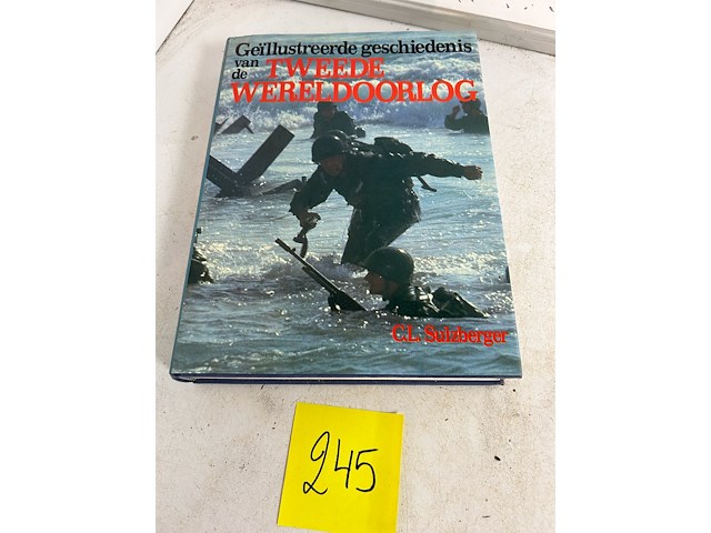 Boek geschiedenis van de tweede wereldoorlog - afbeelding 1 van  1
