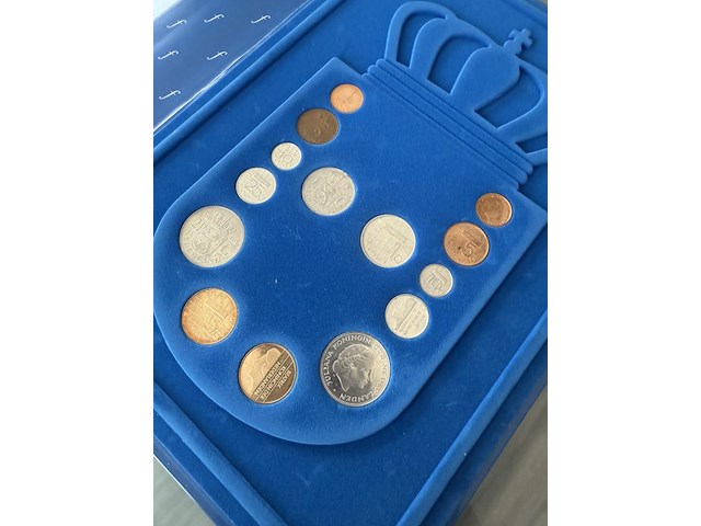 Boek met guldden - afbeelding 1 van  3