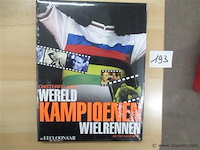 Boek - afbeelding 1 van  2