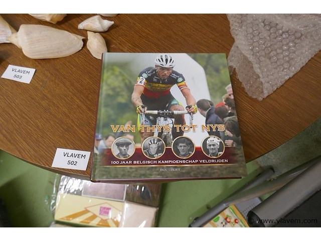 Boek - afbeelding 1 van  1