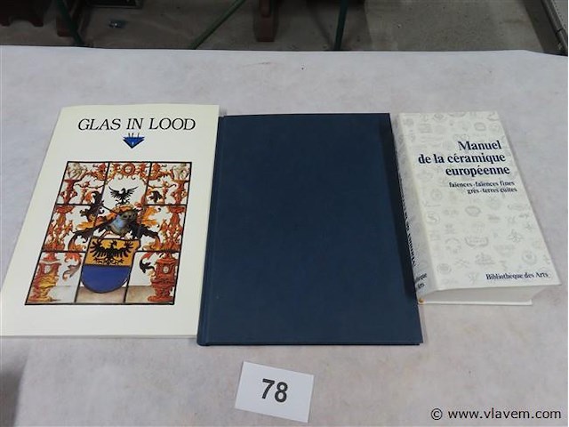 Boeken 3 stuks, glas, keramiek en tegels - afbeelding 1 van  3