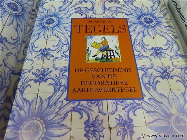 Boeken 3 stuks, glas, keramiek en tegels - afbeelding 3 van  3