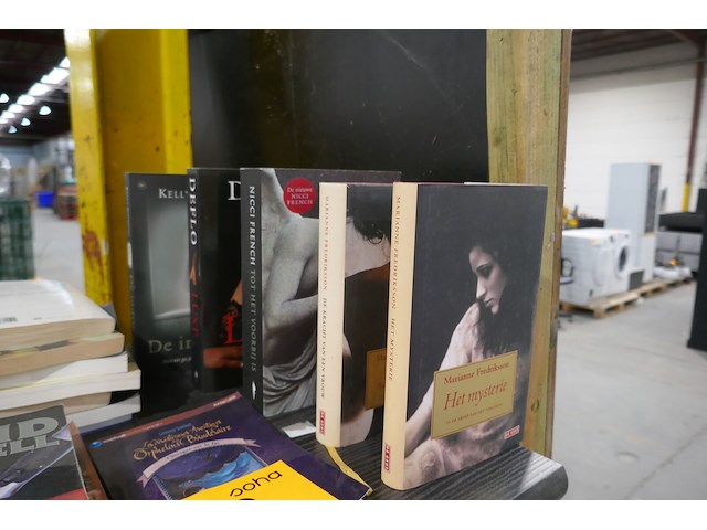 Boeken, ticketprinters en inbindmachine - afbeelding 4 van  5