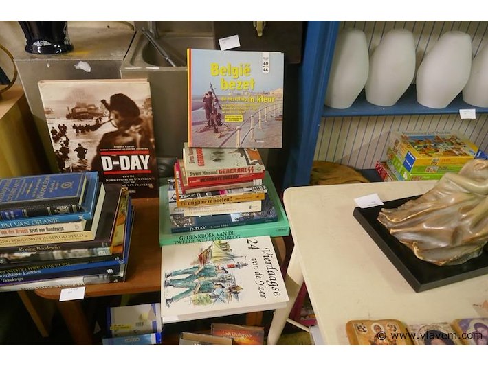 Brocante en goederen uit falingen en inboedels, enz..