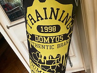 Bokszak met handschoenen - afbeelding 3 van  3