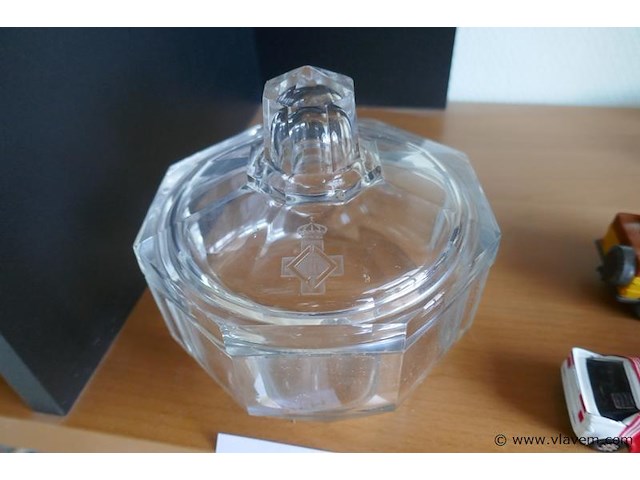 Bonbonière in oud zwaar glas - afbeelding 1 van  1