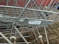 Boodschappen karren en interne boodschappen mandjes op rollen. - afbeelding 3 van  8