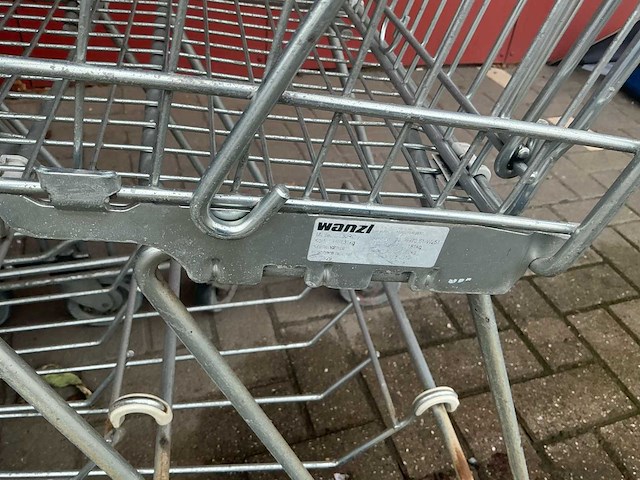 Boodschappen karren en interne boodschappen mandjes op rollen. - afbeelding 3 van  8