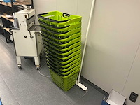 Boodschappen karren en interne boodschappen mandjes op rollen. - afbeelding 5 van  8