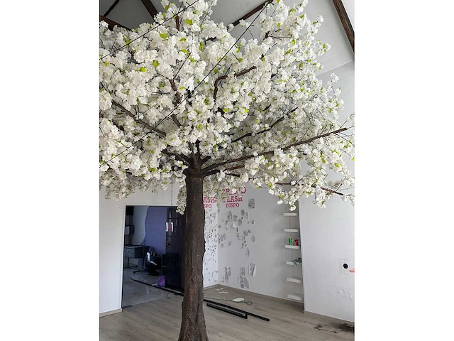 Boom in kunststof - afbeelding 1 van  1