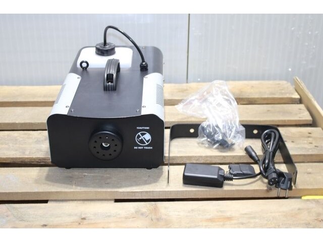 Boomtonedj f1500 rookmachine - afbeelding 2 van  5