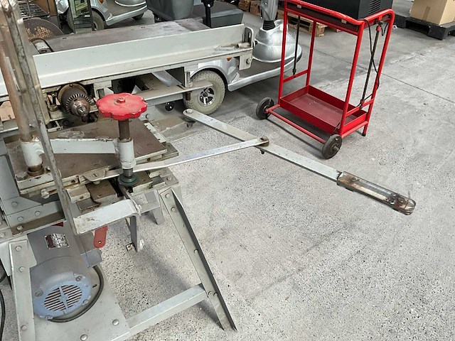 Boorconstructie/machine op metalen onderstel - afbeelding 11 van  24