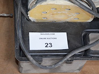 Boorhameer makita (defect) hm1203g, boormachine groene kleur zonder merk, handschuurmachine skil 7425 h1 in koffer (4,9,10) - afbeelding 3 van  15