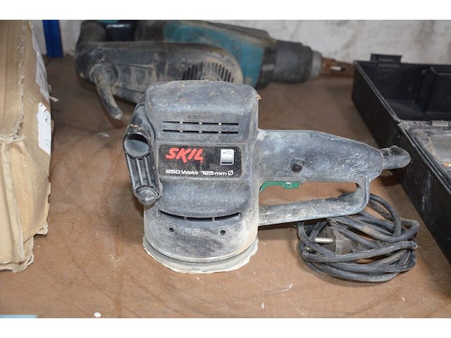 Boorhameer makita (defect) hm1203g, boormachine groene kleur zonder merk, handschuurmachine skil 7425 h1 in koffer (4,9,10) - afbeelding 9 van  15