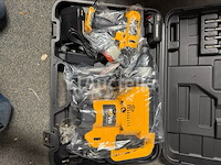 Boorhamer en accu schroevendraaier in koffer en accu slagmoer sleutel - afbeelding 2 van  6